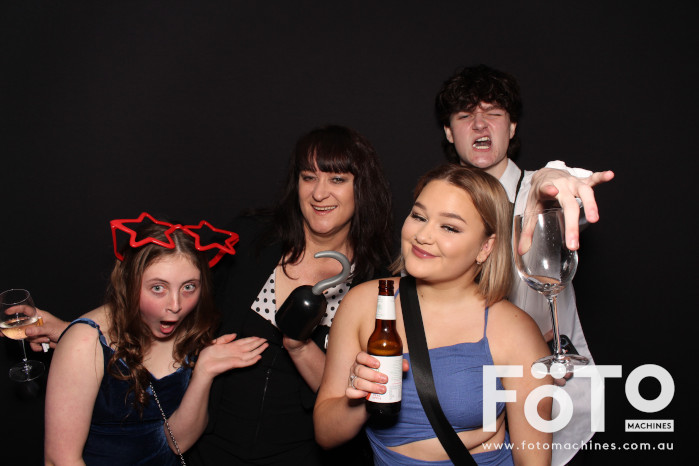 Ashleigh & Kaine's Engagement | View more photos from the event at gallery.fotomachines.com.au/u/FOTOMachines/Ashleigh-Kaines-Engagement