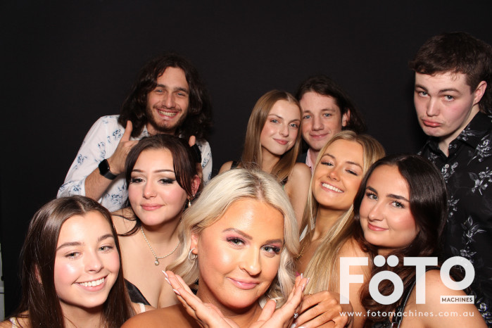 Ashleigh & Kaine's Engagement | View more photos from the event at gallery.fotomachines.com.au/u/FOTOMachines/Ashleigh-Kaines-Engagement