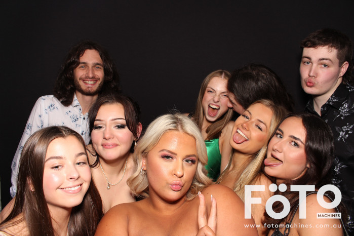 Ashleigh & Kaine's Engagement | View more photos from the event at gallery.fotomachines.com.au/u/FOTOMachines/Ashleigh-Kaines-Engagement