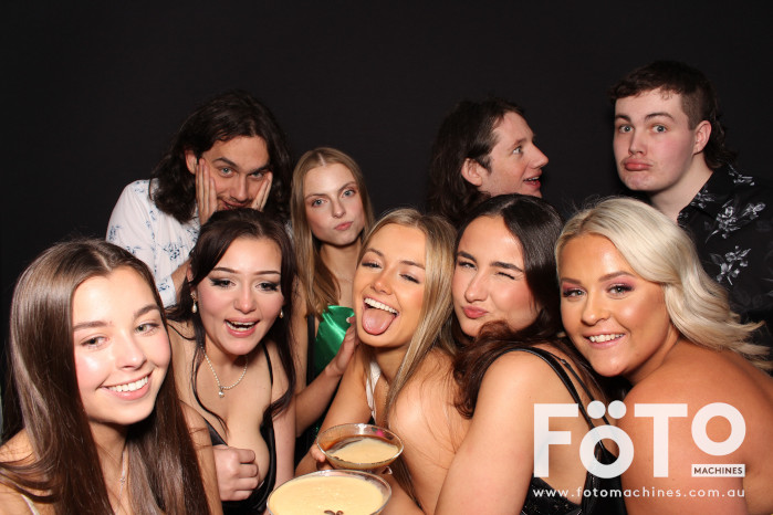 Ashleigh & Kaine's Engagement | View more photos from the event at gallery.fotomachines.com.au/u/FOTOMachines/Ashleigh-Kaines-Engagement