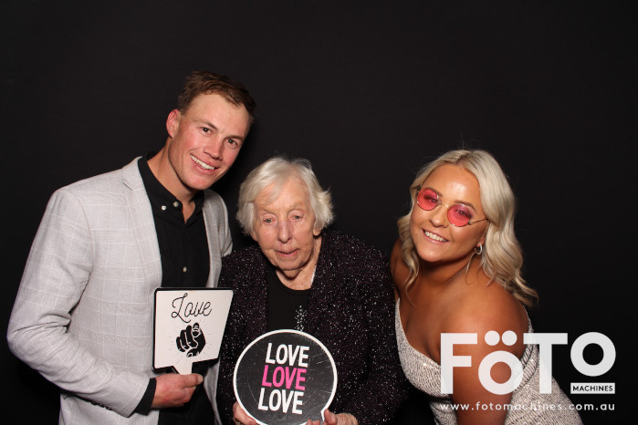 Ashleigh & Kaine's Engagement | View more photos from the event at gallery.fotomachines.com.au/u/FOTOMachines/Ashleigh-Kaines-Engagement