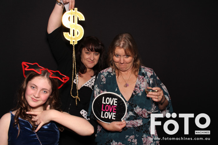 Ashleigh & Kaine's Engagement | View more photos from the event at gallery.fotomachines.com.au/u/FOTOMachines/Ashleigh-Kaines-Engagement