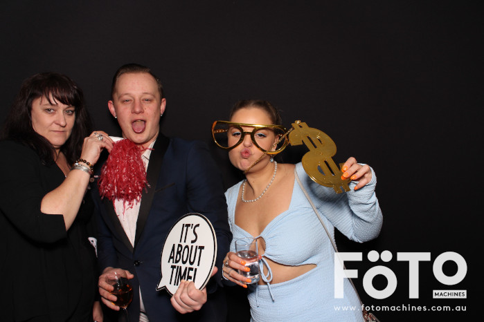 Ashleigh & Kaine's Engagement | View more photos from the event at gallery.fotomachines.com.au/u/FOTOMachines/Ashleigh-Kaines-Engagement