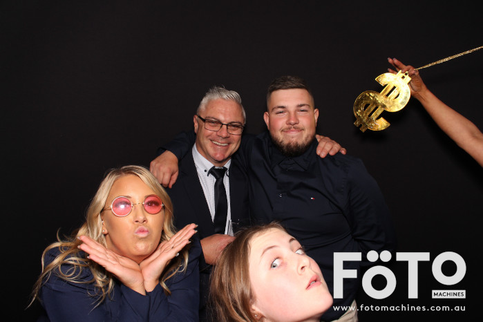 Ashleigh & Kaine's Engagement | View more photos from the event at gallery.fotomachines.com.au/u/FOTOMachines/Ashleigh-Kaines-Engagement