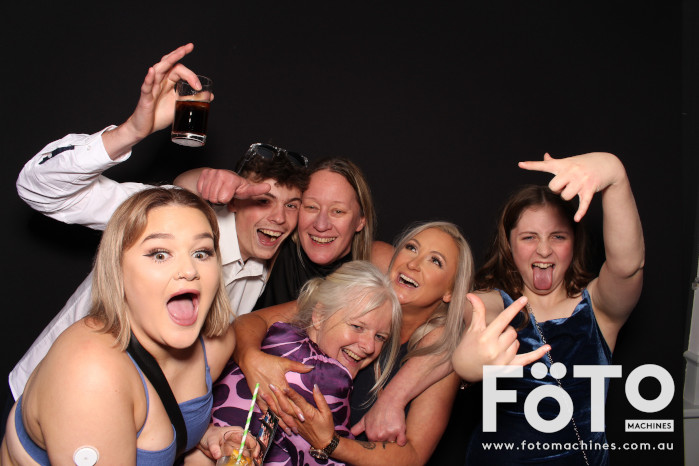 Ashleigh & Kaine's Engagement | View more photos from the event at gallery.fotomachines.com.au/u/FOTOMachines/Ashleigh-Kaines-Engagement