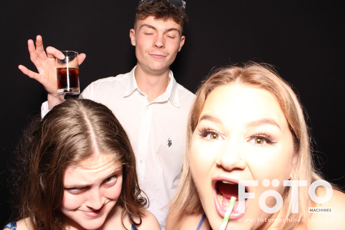 Ashleigh & Kaine's Engagement | View more photos from the event at gallery.fotomachines.com.au/u/FOTOMachines/Ashleigh-Kaines-Engagement