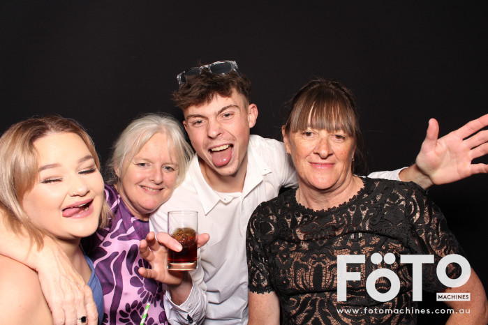 Ashleigh & Kaine's Engagement | View more photos from the event at gallery.fotomachines.com.au/u/FOTOMachines/Ashleigh-Kaines-Engagement