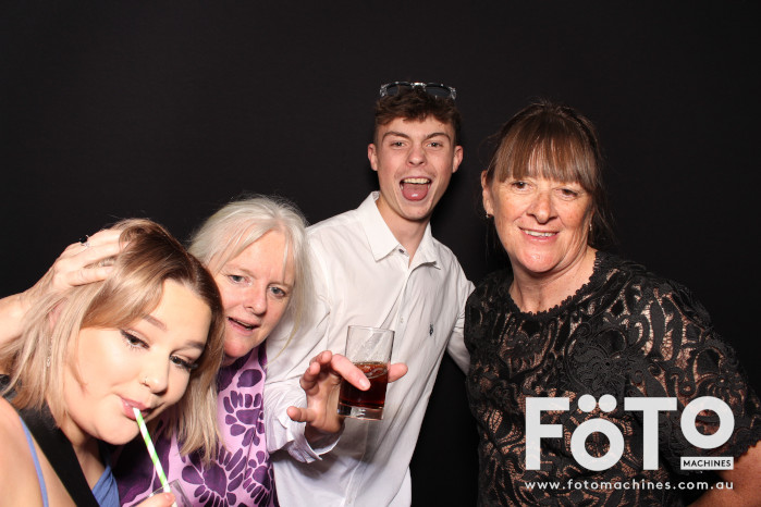 Ashleigh & Kaine's Engagement | View more photos from the event at gallery.fotomachines.com.au/u/FOTOMachines/Ashleigh-Kaines-Engagement