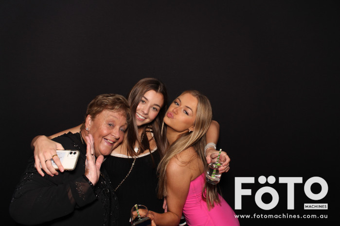 Ashleigh & Kaine's Engagement | View more photos from the event at gallery.fotomachines.com.au/u/FOTOMachines/Ashleigh-Kaines-Engagement