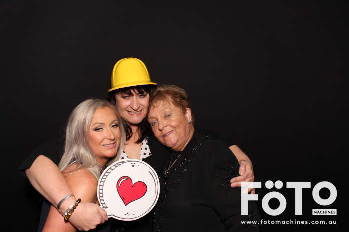 Ashleigh & Kaine's Engagement | View more photos from the event at gallery.fotomachines.com.au/u/FOTOMachines/Ashleigh-Kaines-Engagement