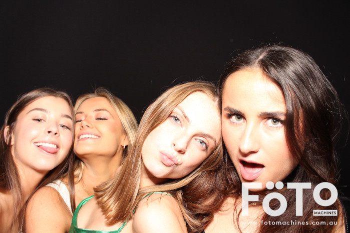 Ashleigh & Kaine's Engagement | View more photos from the event at gallery.fotomachines.com.au/u/FOTOMachines/Ashleigh-Kaines-Engagement