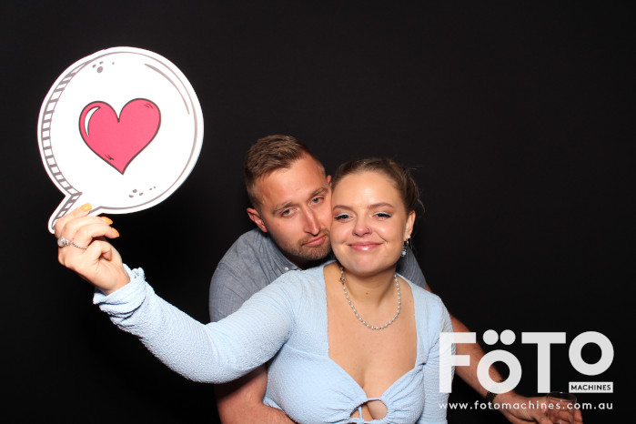 Ashleigh & Kaine's Engagement | View more photos from the event at gallery.fotomachines.com.au/u/FOTOMachines/Ashleigh-Kaines-Engagement