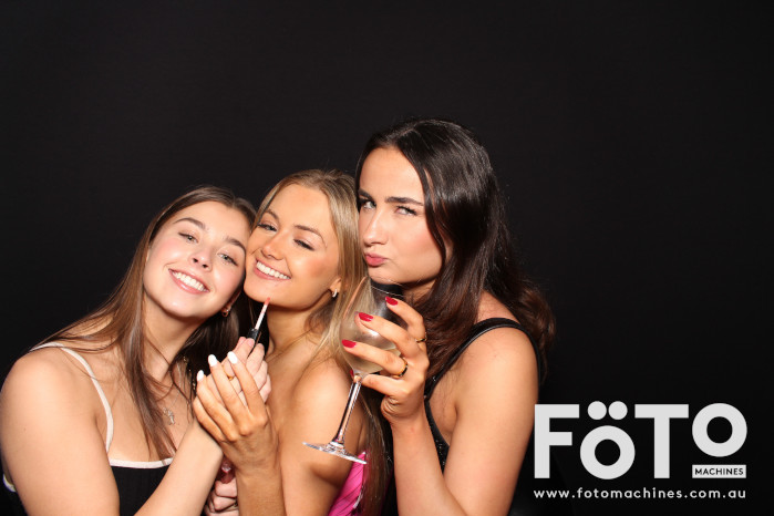 Ashleigh & Kaine's Engagement | View more photos from the event at gallery.fotomachines.com.au/u/FOTOMachines/Ashleigh-Kaines-Engagement