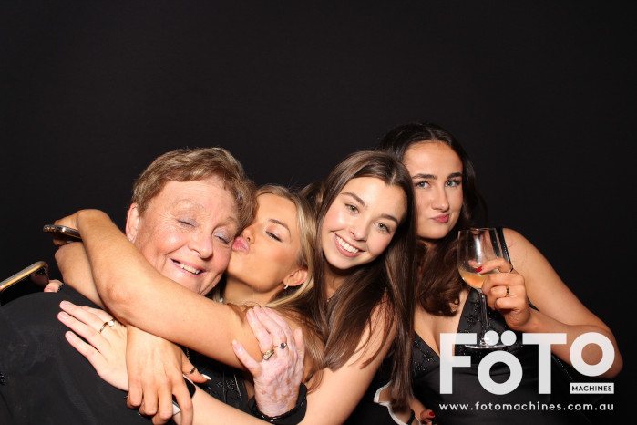 Ashleigh & Kaine's Engagement | View more photos from the event at gallery.fotomachines.com.au/u/FOTOMachines/Ashleigh-Kaines-Engagement