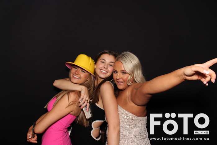 Ashleigh & Kaine's Engagement | View more photos from the event at gallery.fotomachines.com.au/u/FOTOMachines/Ashleigh-Kaines-Engagement