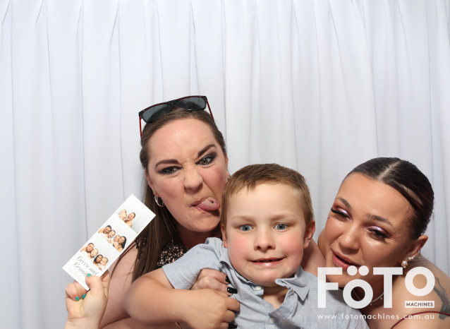 Becca & Brandon's Wedding | View more photos from the event at gallery.fotomachines.com.au/u/FOTOMachines/Becca-Brandons-Wedding