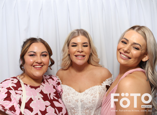 Becca & Brandon's Wedding | View more photos from the event at gallery.fotomachines.com.au/u/FOTOMachines/Becca-Brandons-Wedding