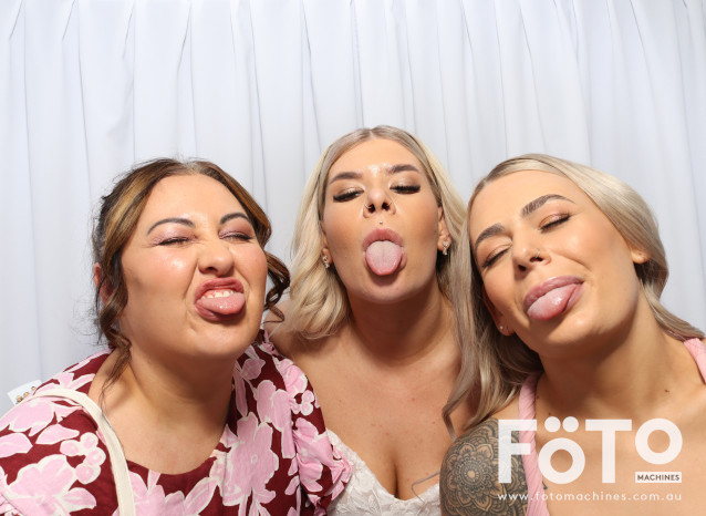 Becca & Brandon's Wedding | View more photos from the event at gallery.fotomachines.com.au/u/FOTOMachines/Becca-Brandons-Wedding