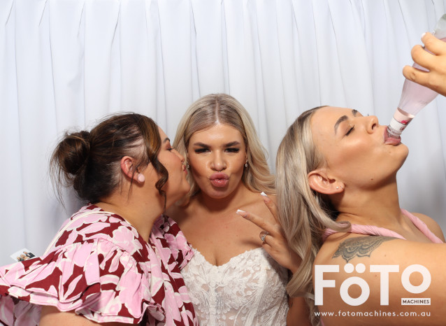 Becca & Brandon's Wedding | View more photos from the event at gallery.fotomachines.com.au/u/FOTOMachines/Becca-Brandons-Wedding