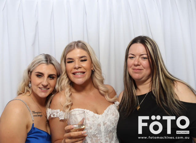 Becca & Brandon's Wedding | View more photos from the event at gallery.fotomachines.com.au/u/FOTOMachines/Becca-Brandons-Wedding