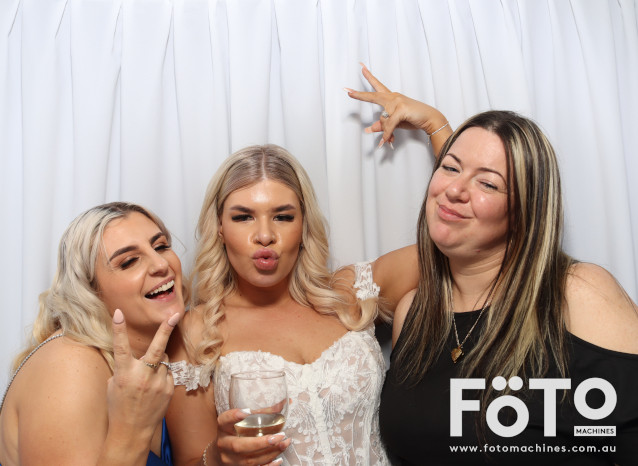 Becca & Brandon's Wedding | View more photos from the event at gallery.fotomachines.com.au/u/FOTOMachines/Becca-Brandons-Wedding