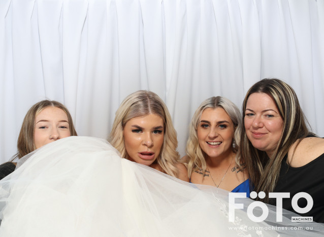 Becca & Brandon's Wedding | View more photos from the event at gallery.fotomachines.com.au/u/FOTOMachines/Becca-Brandons-Wedding