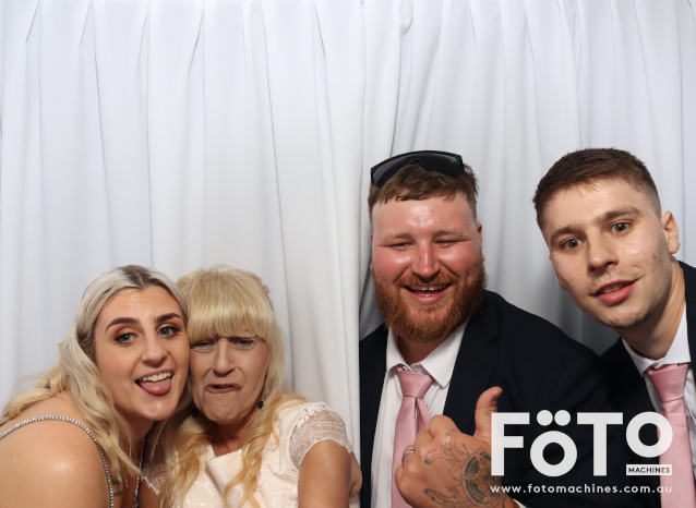 Becca & Brandon's Wedding | View more photos from the event at gallery.fotomachines.com.au/u/FOTOMachines/Becca-Brandons-Wedding