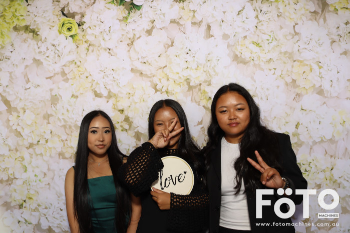 Pa Siang & Angun's Wedding | View more photos from the event at gallery.fotomachines.com.au/u/FOTOMachines/Pa-Siang-Anguns-Wedding