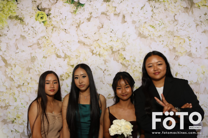 Pa Siang & Angun's Wedding | View more photos from the event at gallery.fotomachines.com.au/u/FOTOMachines/Pa-Siang-Anguns-Wedding