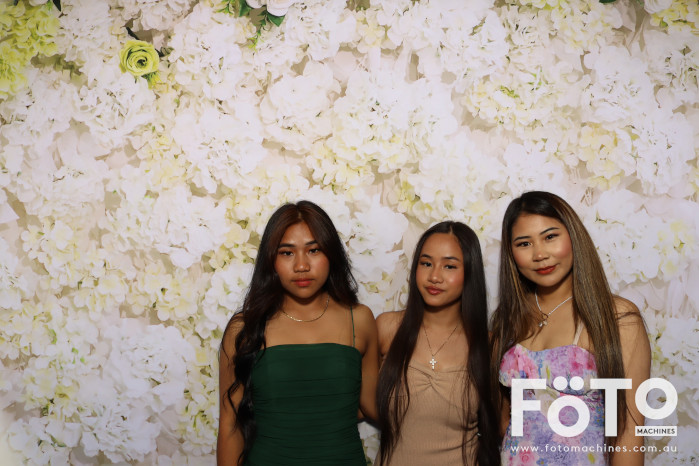 Pa Siang & Angun's Wedding | View more photos from the event at gallery.fotomachines.com.au/u/FOTOMachines/Pa-Siang-Anguns-Wedding