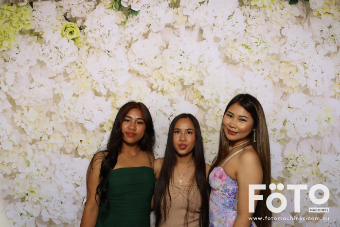 Pa Siang & Angun's Wedding | View more photos from the event at gallery.fotomachines.com.au/u/FOTOMachines/Pa-Siang-Anguns-Wedding