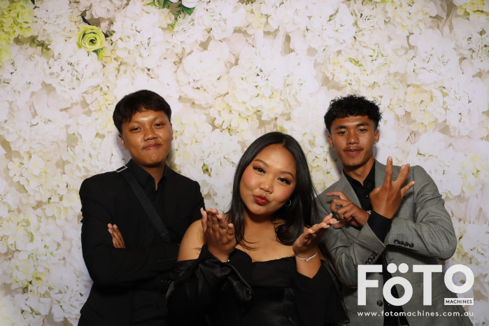 Pa Siang & Angun's Wedding | View more photos from the event at gallery.fotomachines.com.au/u/FOTOMachines/Pa-Siang-Anguns-Wedding