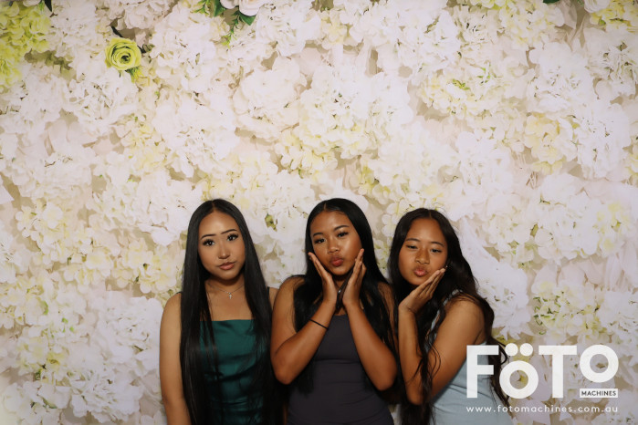 Pa Siang & Angun's Wedding | View more photos from the event at gallery.fotomachines.com.au/u/FOTOMachines/Pa-Siang-Anguns-Wedding