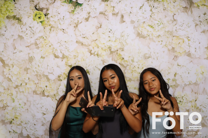 Pa Siang & Angun's Wedding | View more photos from the event at gallery.fotomachines.com.au/u/FOTOMachines/Pa-Siang-Anguns-Wedding