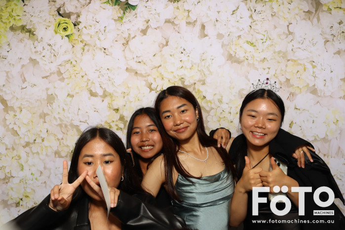 Pa Siang & Angun's Wedding | View more photos from the event at gallery.fotomachines.com.au/u/FOTOMachines/Pa-Siang-Anguns-Wedding