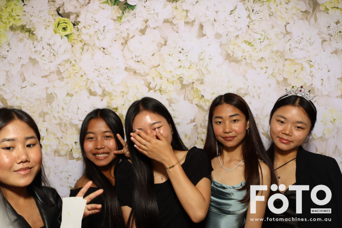 Pa Siang & Angun's Wedding | View more photos from the event at gallery.fotomachines.com.au/u/FOTOMachines/Pa-Siang-Anguns-Wedding