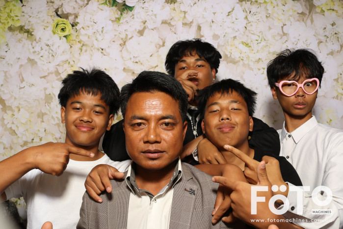 Pa Siang & Angun's Wedding | View more photos from the event at gallery.fotomachines.com.au/u/FOTOMachines/Pa-Siang-Anguns-Wedding