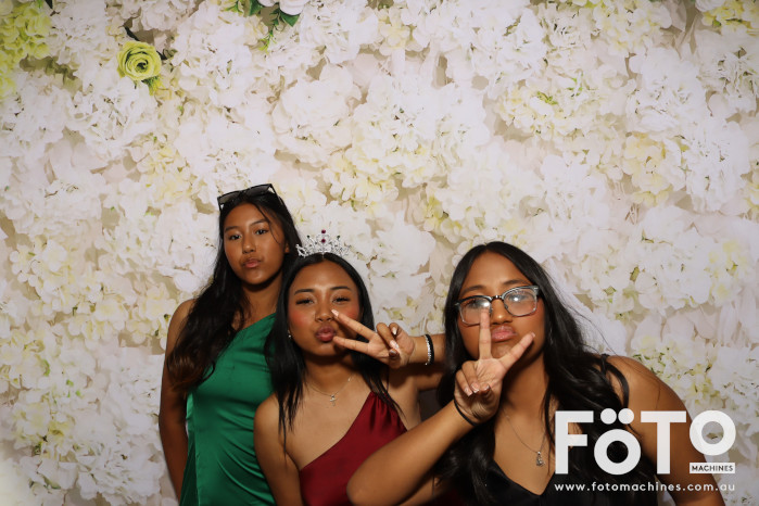 Pa Siang & Angun's Wedding | View more photos from the event at gallery.fotomachines.com.au/u/FOTOMachines/Pa-Siang-Anguns-Wedding