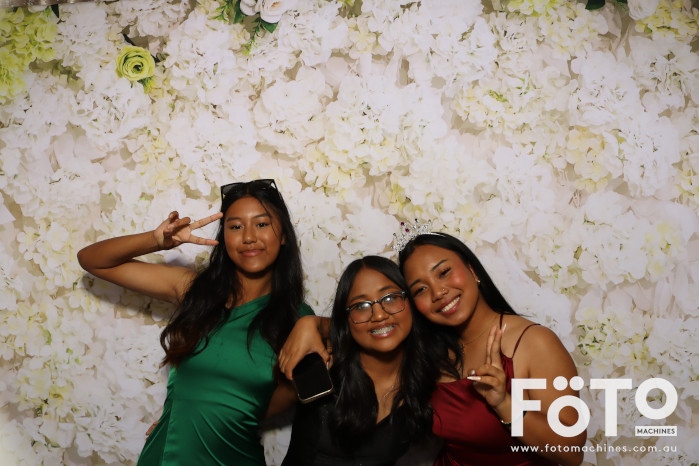 Pa Siang & Angun's Wedding | View more photos from the event at gallery.fotomachines.com.au/u/FOTOMachines/Pa-Siang-Anguns-Wedding