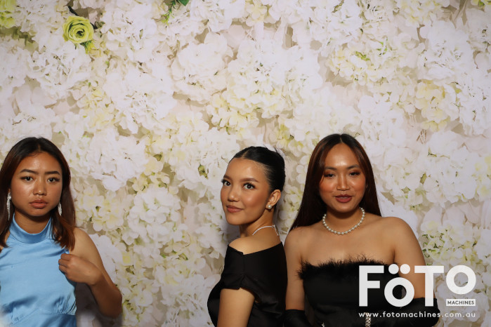 Pa Siang & Angun's Wedding | View more photos from the event at gallery.fotomachines.com.au/u/FOTOMachines/Pa-Siang-Anguns-Wedding