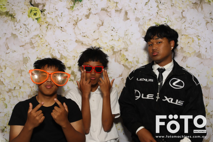 Pa Siang & Angun's Wedding | View more photos from the event at gallery.fotomachines.com.au/u/FOTOMachines/Pa-Siang-Anguns-Wedding