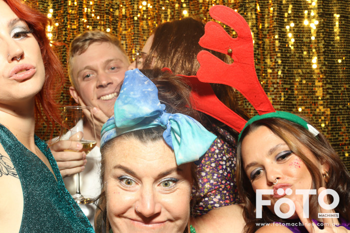 RAH ED Christmas Party | View more photos from the event at gallery.fotomachines.com.au/u/FOTOMachines/RAH-ED-Christmas-Party