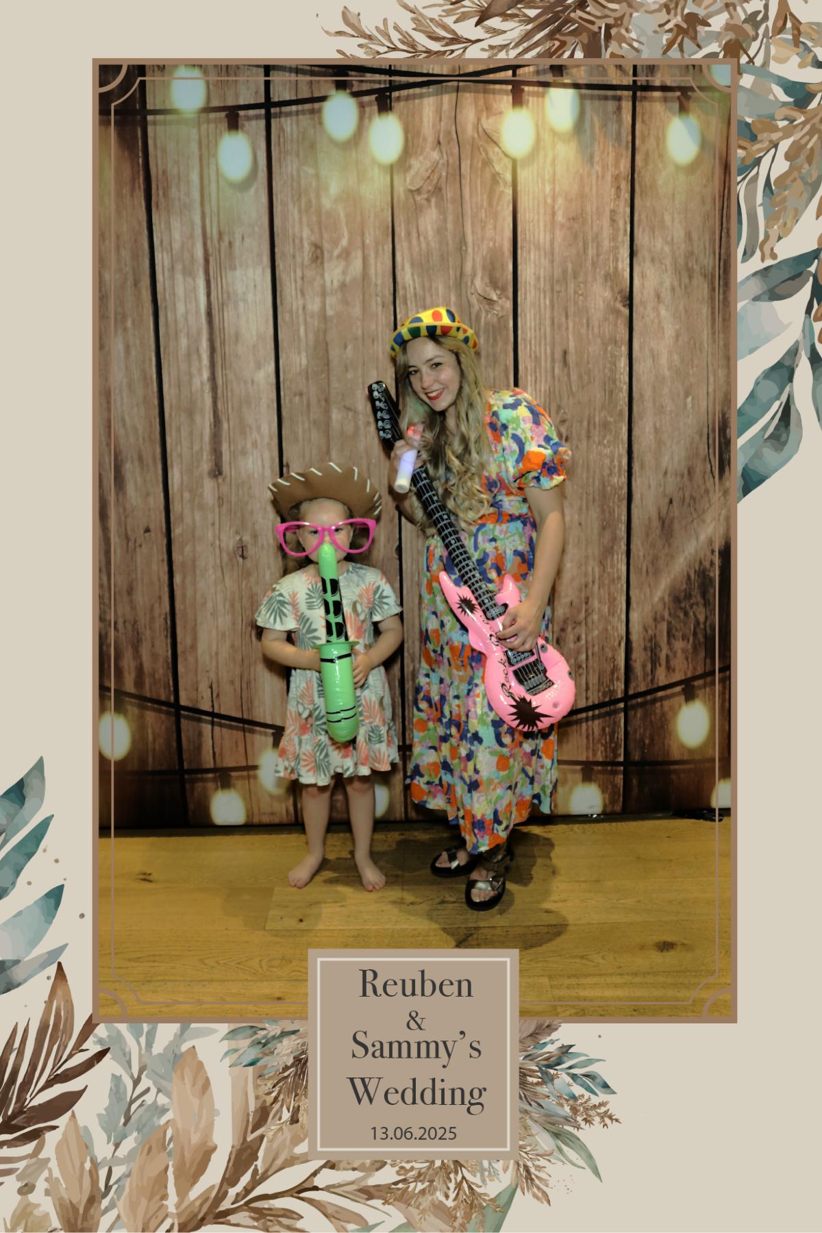 Reuben & Sammy's Wedding | View more photos from the event at mediagallery.flameentertainments.co.uk/u/Flame-Entertainments/Reuben-Sammys-Wedding