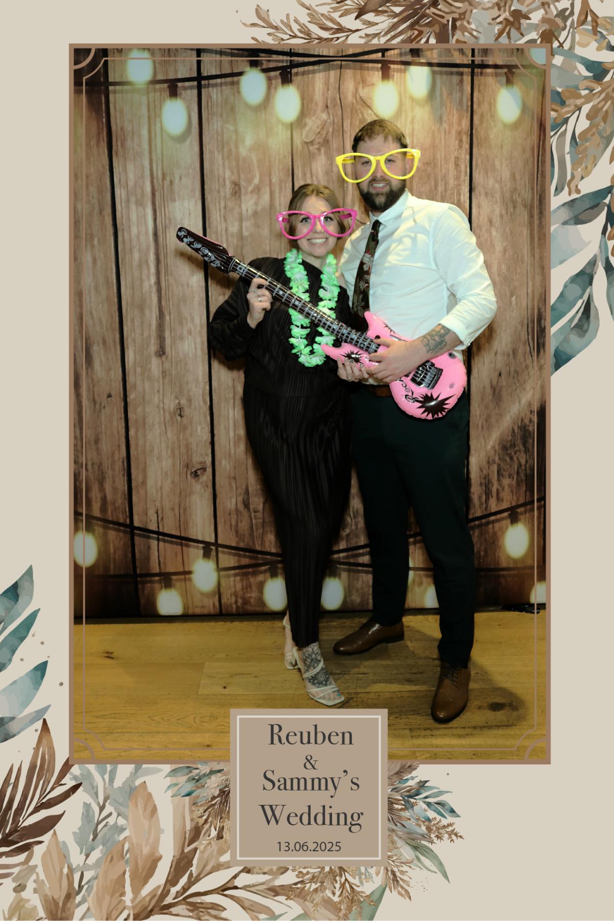 Reuben & Sammy's Wedding | View more photos from the event at mediagallery.flameentertainments.co.uk/u/Flame-Entertainments/Reuben-Sammys-Wedding