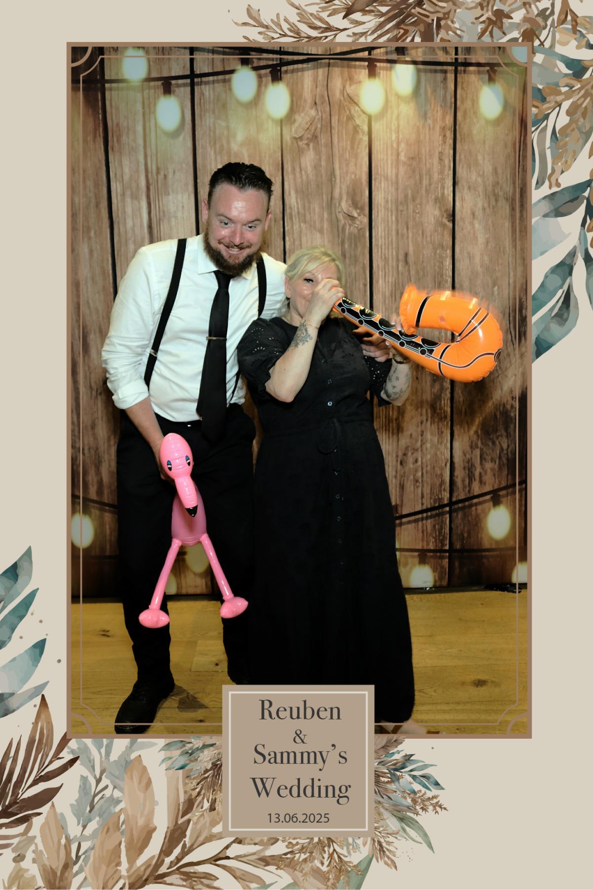 Reuben & Sammy's Wedding | View more photos from the event at mediagallery.flameentertainments.co.uk/u/Flame-Entertainments/Reuben-Sammys-Wedding