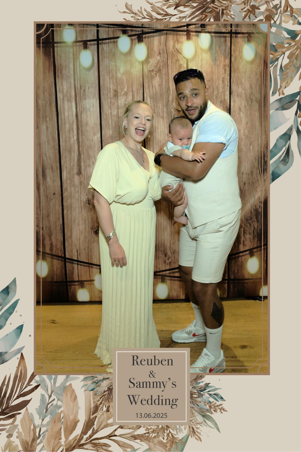 Reuben & Sammy's Wedding | View more photos from the event at mediagallery.flameentertainments.co.uk/u/Flame-Entertainments/Reuben-Sammys-Wedding