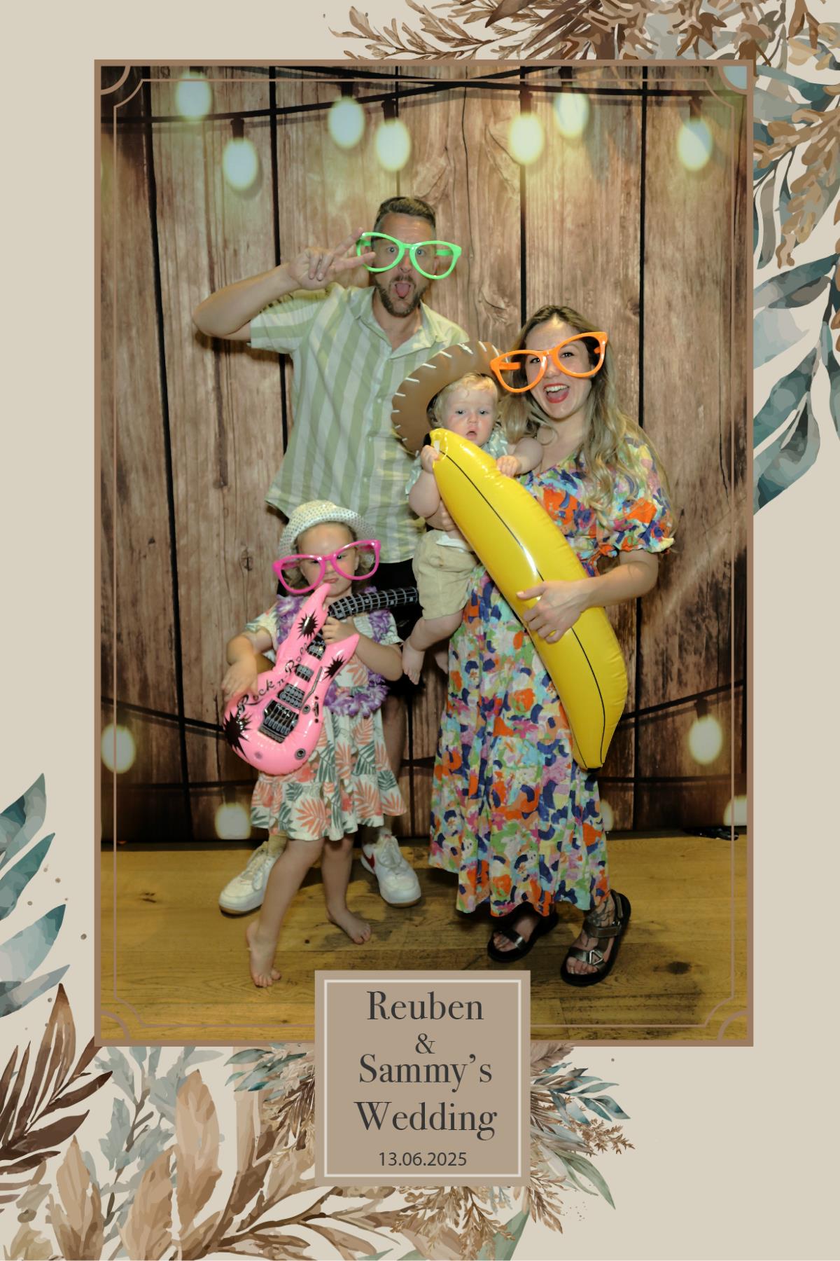 Reuben & Sammy's Wedding | View more photos from the event at mediagallery.flameentertainments.co.uk/u/Flame-Entertainments/Reuben-Sammys-Wedding