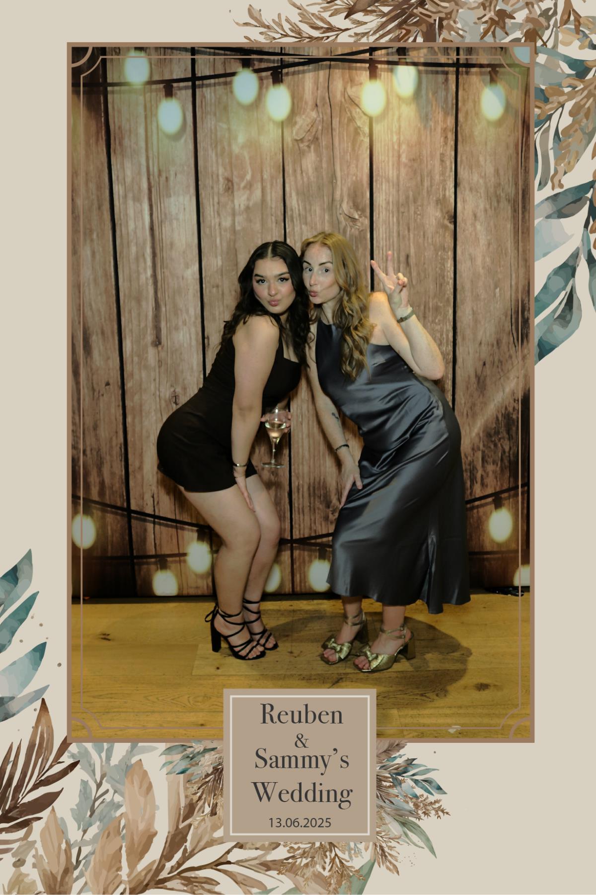 Reuben & Sammy's Wedding | View more photos from the event at mediagallery.flameentertainments.co.uk/u/Flame-Entertainments/Reuben-Sammys-Wedding