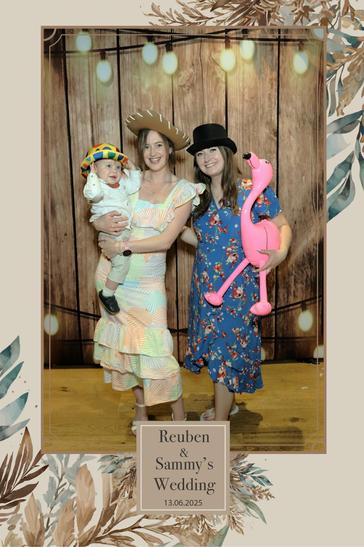 Reuben & Sammy's Wedding | View more photos from the event at mediagallery.flameentertainments.co.uk/u/Flame-Entertainments/Reuben-Sammys-Wedding