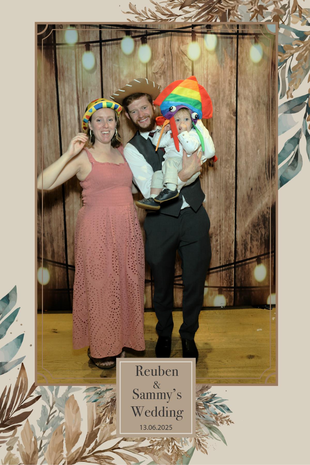 Reuben & Sammy's Wedding | View more photos from the event at mediagallery.flameentertainments.co.uk/u/Flame-Entertainments/Reuben-Sammys-Wedding